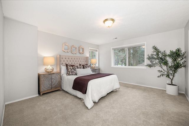 18011 N Saddle Hill Rd, Colbert, WA 99005