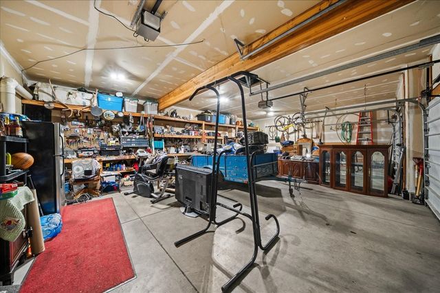 18011 N Saddle Hill Rd, Colbert, WA 99005