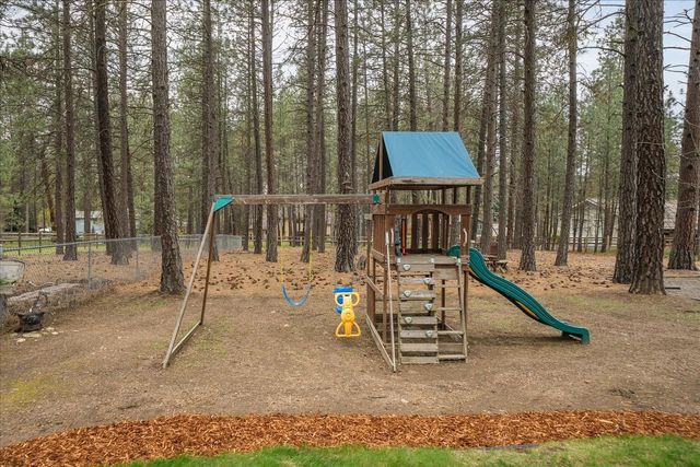 18011 N Saddle Hill Rd, Colbert, WA 99005