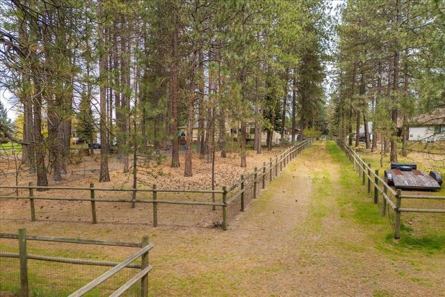 18011 N Saddle Hill Rd, Colbert, WA 99005