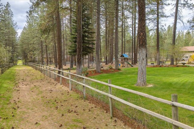 18011 N Saddle Hill Rd, Colbert, WA 99005