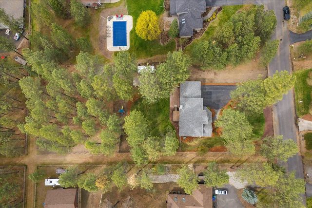 18011 N Saddle Hill Rd, Colbert, WA 99005