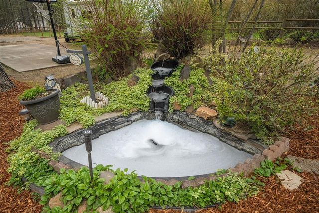 18011 N Saddle Hill Rd, Colbert, WA 99005