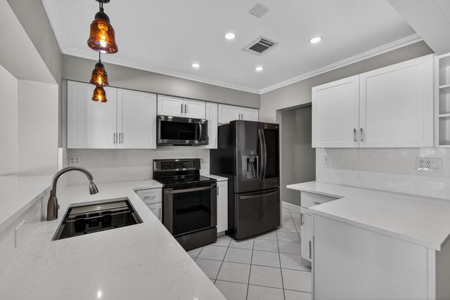 431 NE 24th Court, Boca Raton, FL 33431