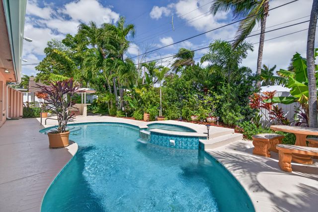 431 NE 24th Court, Boca Raton, FL 33431