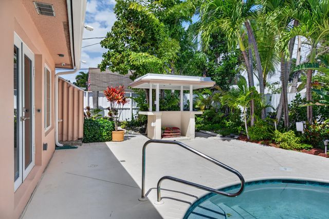 431 NE 24th Court, Boca Raton, FL 33431