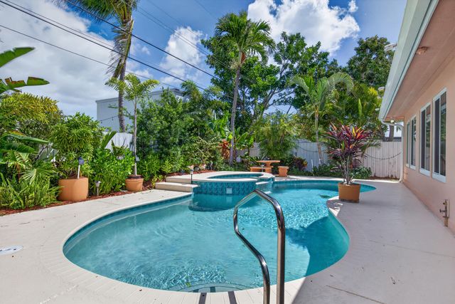 431 NE 24th Court, Boca Raton, FL 33431