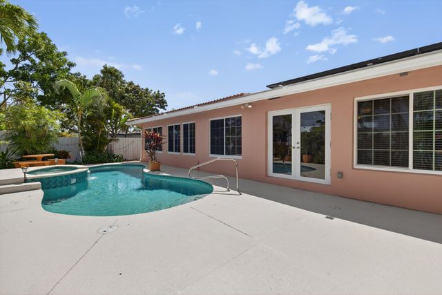 431 NE 24th Court, Boca Raton, FL 33431