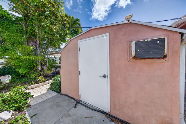 431 NE 24th Court, Boca Raton, FL 33431