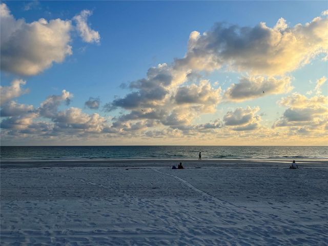 1329 ROYAL PALM DRIVE S, St Petersburg, FL 33707