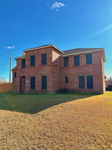 2608 Saint Andrews Drive, Lancaster, TX 75146