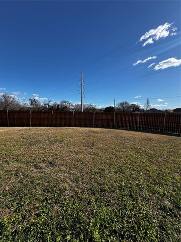 2608 Saint Andrews Drive, Lancaster, TX 75146