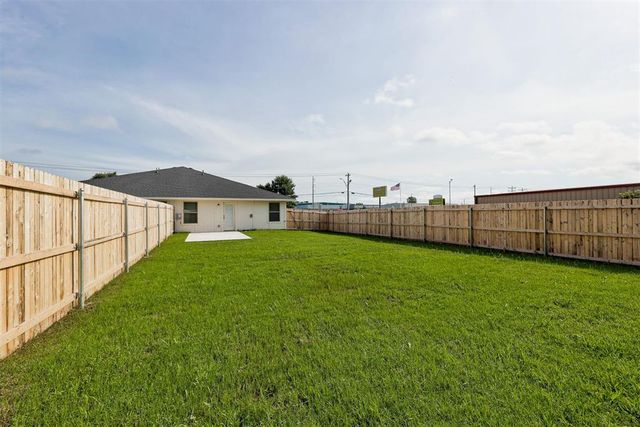 200 NW 122nd Street A & B, Oklahoma City, OK 73114