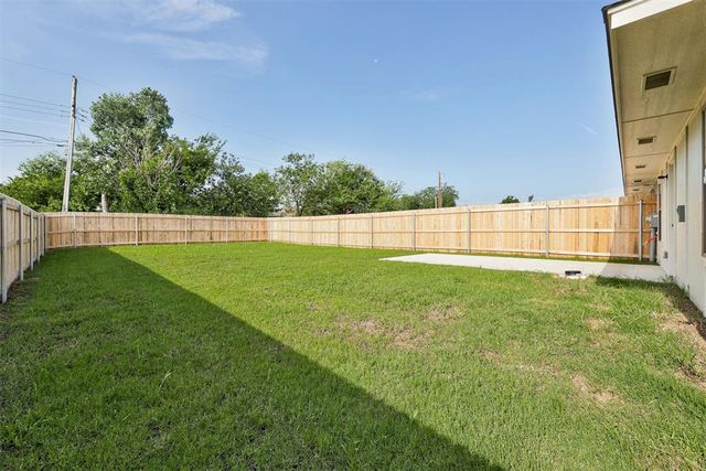 200 NW 122nd Street A & B, Oklahoma City, OK 73114