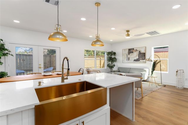 7129 Springdale Street A, Houston, TX 77028