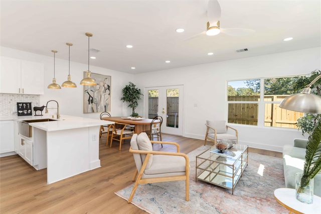 7129 Springdale Street A, Houston, TX 77028