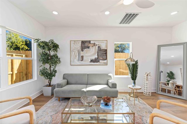 7129 Springdale Street A, Houston, TX 77028