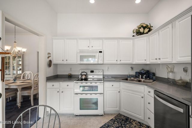 427 Turnberry Ln, Shelbyville, KY 40065