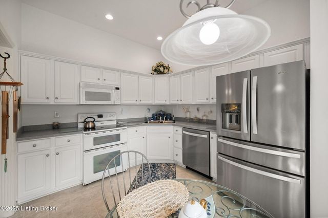 427 Turnberry Ln, Shelbyville, KY 40065