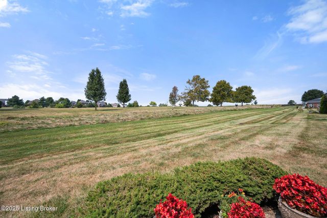 427 Turnberry Ln, Shelbyville, KY 40065