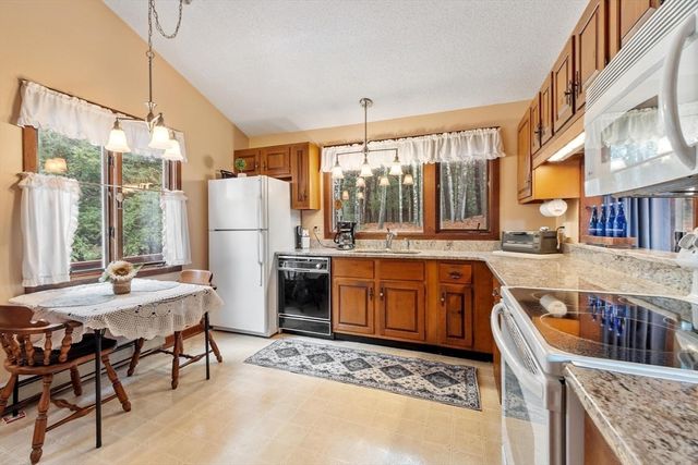 221 Whitcomb Avenue, Littleton, MA 01460