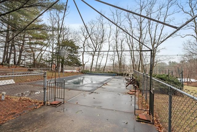 221 Whitcomb Avenue, Littleton, MA 01460