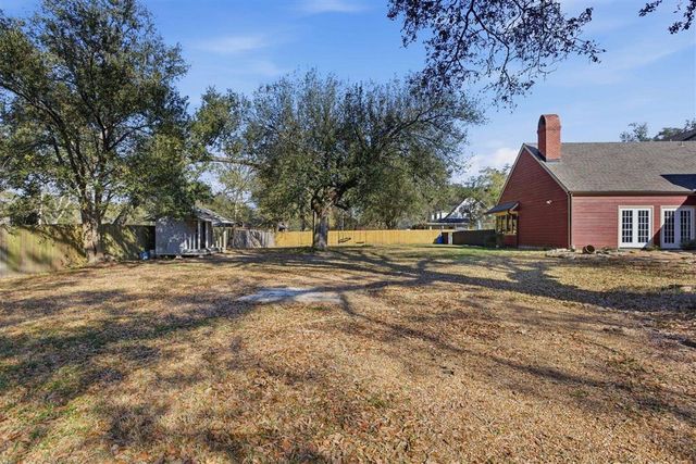 1617 Walker Rd Road, Sulphur, LA 70665