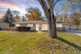 3229 Homestead Drive, Waterford, MI 48329