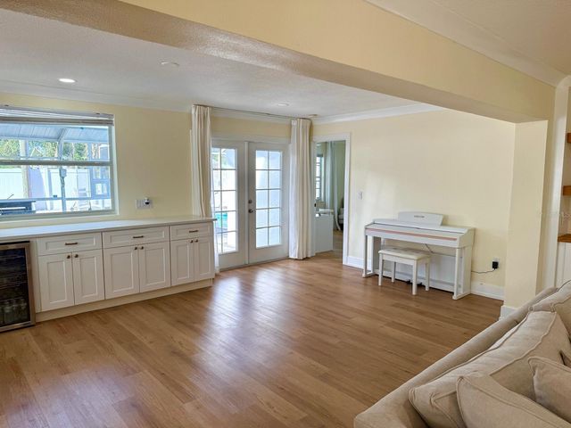 1057 WILLIS AVENUE, Sarasota, FL 34232