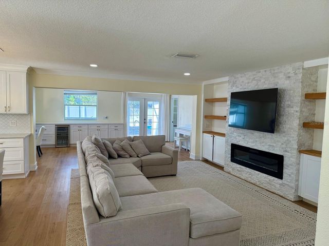 1057 WILLIS AVENUE, Sarasota, FL 34232