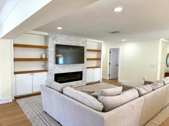 1057 WILLIS AVENUE, Sarasota, FL 34232