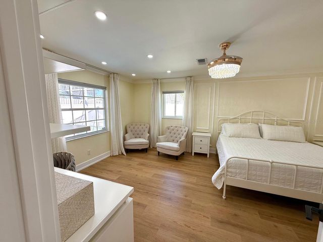 1057 WILLIS AVENUE, Sarasota, FL 34232