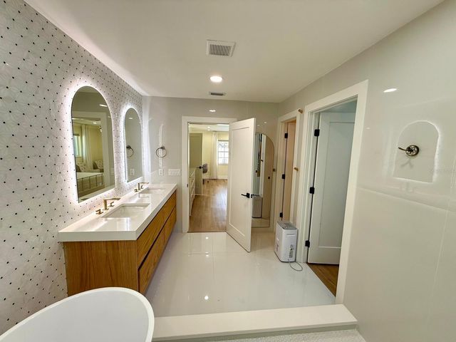 1057 WILLIS AVENUE, Sarasota, FL 34232