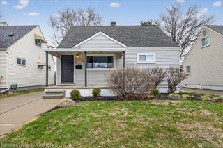 957 E Dallas Avenue, Madison Heights, MI 48071