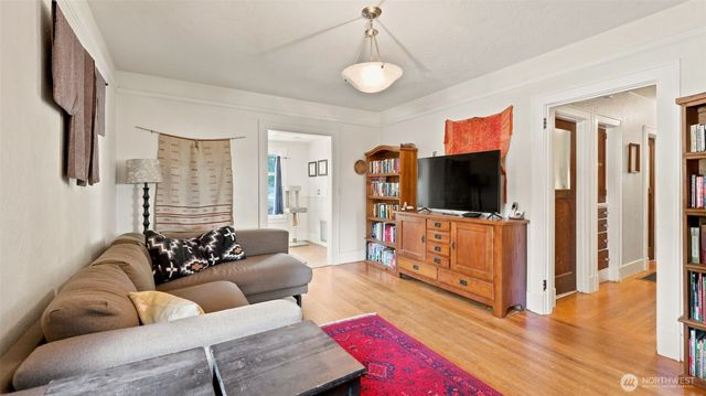 10003 15th Avenue S, Seattle, WA 98168