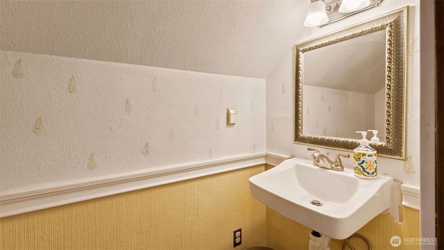 10003 15th Avenue S, Seattle, WA 98168