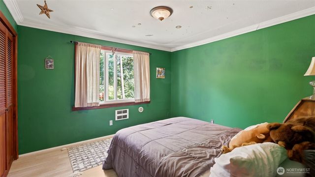 10003 15th Avenue S, Seattle, WA 98168