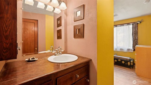 10003 15th Avenue S, Seattle, WA 98168