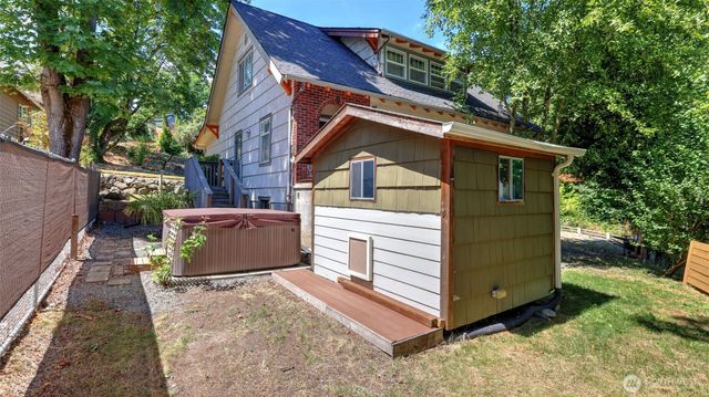 10003 15th Avenue S, Seattle, WA 98168