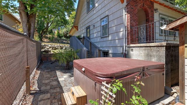 10003 15th Avenue S, Seattle, WA 98168
