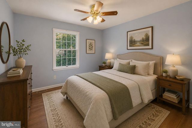 5 THORNFIELD CIR, Sewell, NJ 08080