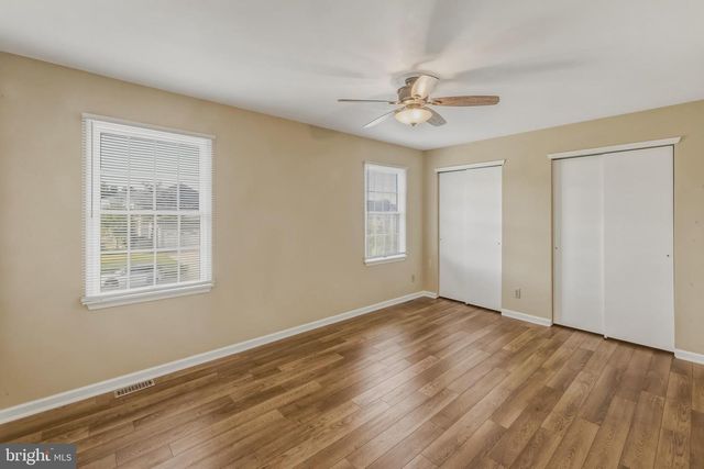 5 THORNFIELD CIR, Sewell, NJ 08080