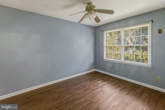 5 THORNFIELD CIR, Sewell, NJ 08080