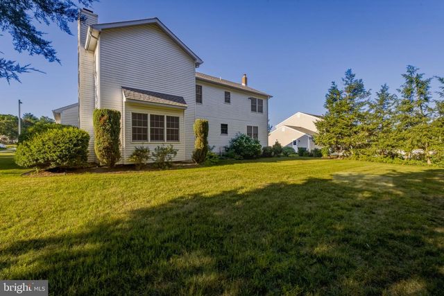 5 THORNFIELD CIR, Sewell, NJ 08080