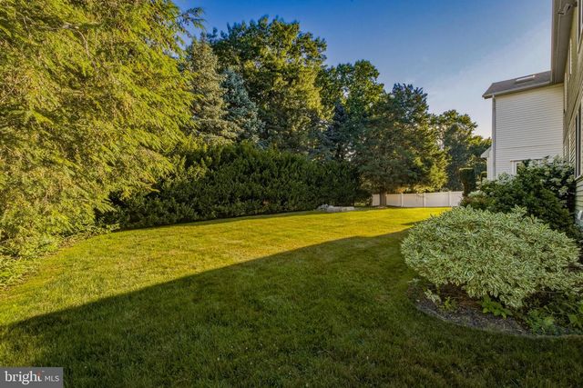 5 THORNFIELD CIR, Sewell, NJ 08080