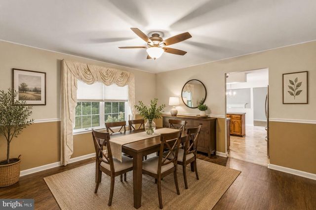 5 THORNFIELD CIR, Sewell, NJ 08080