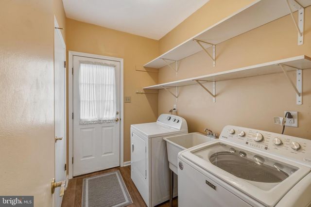 5 THORNFIELD CIR, Sewell, NJ 08080