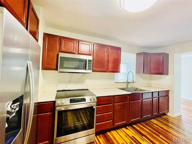 2700 Bacon Street, St Louis, MO 63106