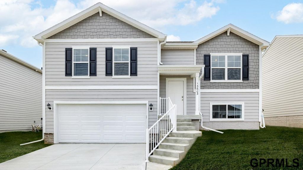 13611 Whitmore Street, Omaha, NE 68142