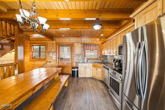 1707 High Rock Way, Sevierville, TN 37862